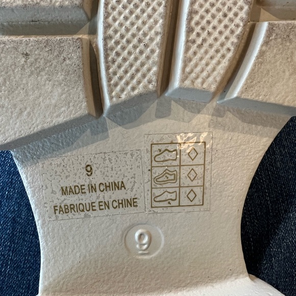 Jeffrey Campbell Lug Sole Chelsea Rain Boot in Pleu Cream size 9 Like New! - Picture 5 of 6